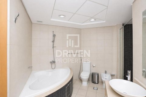 Appartement de 3 chambres à Shoreline Apartments, UAE No. 202053 14