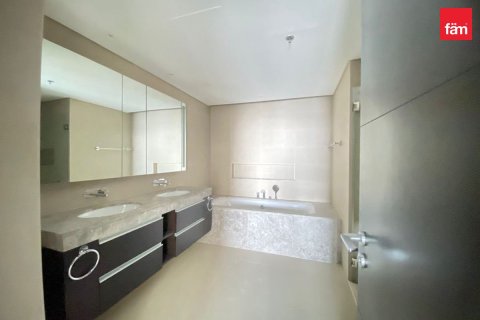 3 bedrooms Apartment in Dubai, UAE No. 168749 11
