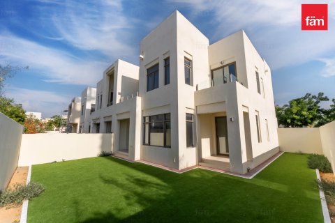 Вилла с 3 спальнями в Рим, ОАЭ №141579