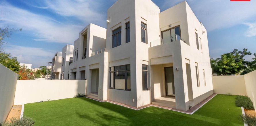 Вилла с 3 спальнями в Рим, ОАЭ №141579