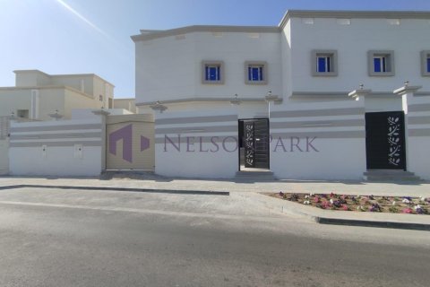 6 bedrooms Villa in Al Wakrah, Qatar No. 57492 2