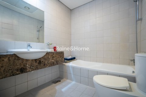 Квартира с 2 спальнями в Бизнес-Бэй, ОАЭ №156382 6