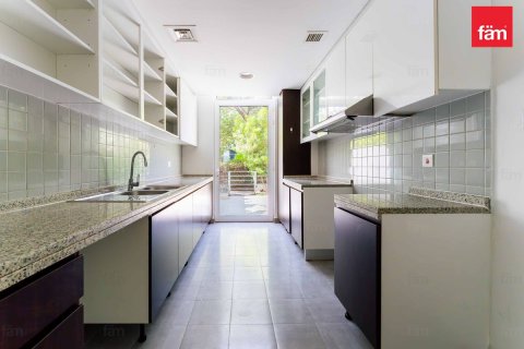 Townhouse de 3 dormitorios  No. 119816 2