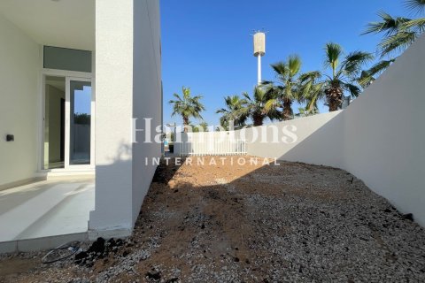 3 bedrooms Townhouse in Dubai, UAE No. 144953 3