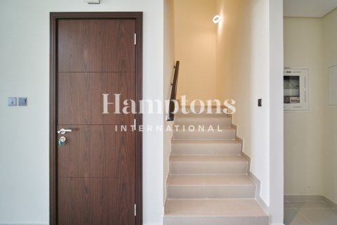 3 bedrooms Townhouse in Dubai, UAE No. 144953 9