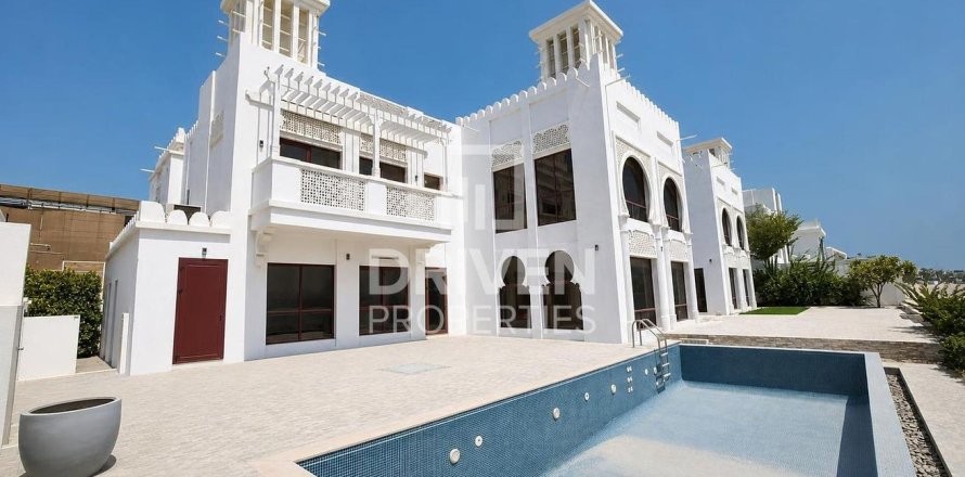 Villa de 5 chambres à Signature Villas, UAE No. 206443