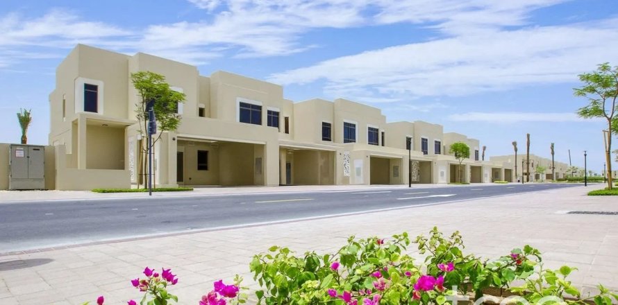 Townhouse de 3 chambres à Town Square, UAE No. 206216