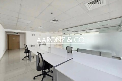 126m² Office in Jumeirah Lake Towers, UAE No. 144236 4