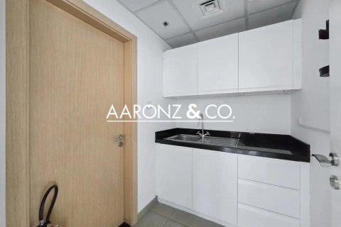 126m² Office in Jumeirah Lake Towers, UAE No. 144236 12