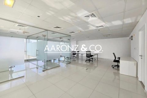 126m² Office in Jumeirah Lake Towers, UAE No. 144236 3
