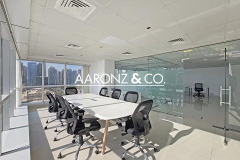 126m² Office in Jumeirah Lake Towers, UAE No. 144236 6