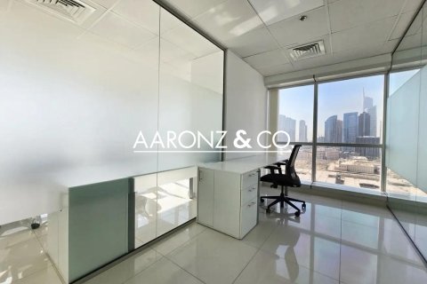 126m² Office in Jumeirah Lake Towers, UAE No. 144236 9