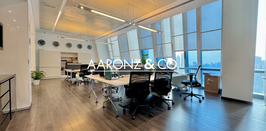 230m² Office in Downtown Dubai (Downtown Burj Dubai), UAE No. 144241