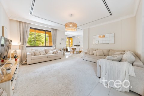 Villa de 3 dormitorios en Casa, UAE No. 200834 3