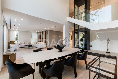 Villa de 5 dormitorios en Jumeirah Islands, UAE No. 210362 8