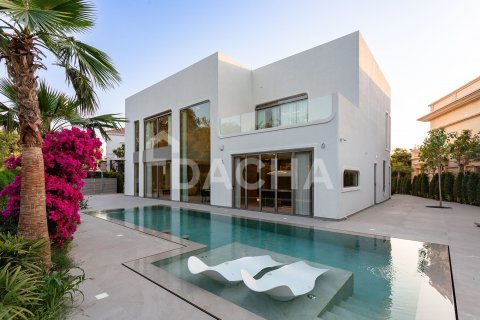 Villa de 5 dormitorios en Jumeirah Islands, UAE No. 210362 28