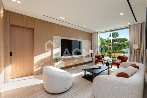 Villa de 5 dormitorios en Jumeirah Islands, UAE No. 210362 10