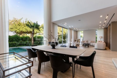 Villa de 5 dormitorios en Jumeirah Islands, UAE No. 210362