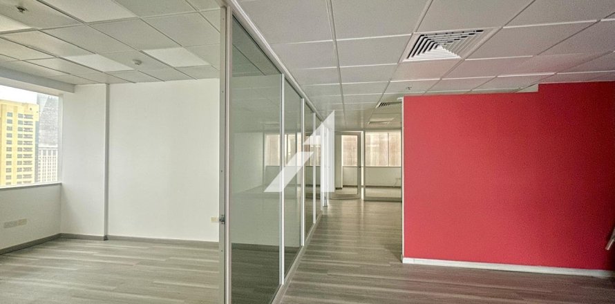 179مربع، مكتب في Sheikh Zayed Road, الإمارات العربية المتحدة رقم 148876
