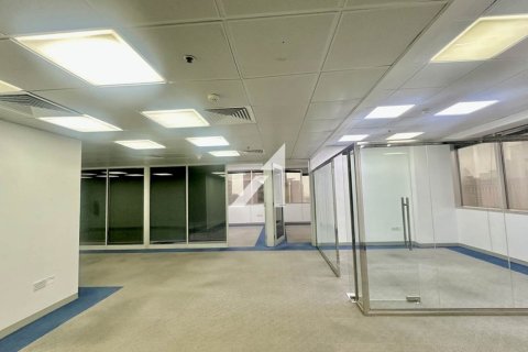 180m² Office in Sheikh Zayed Road, UAE No. 148878
