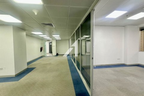 180m² Office in Sheikh Zayed Road, UAE No. 148878 5