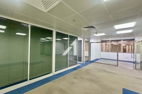 180m² Office in Sheikh Zayed Road, UAE No. 148878 6