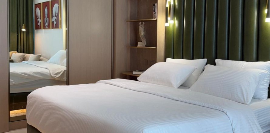 Studio Apartment in Dubai, UAE No. 169870