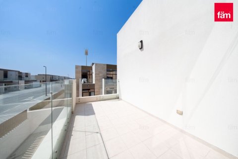 4 bedrooms Villa in Dubai, UAE No. 145310 11