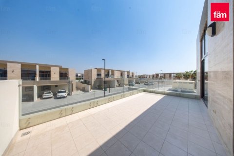 4 bedrooms Villa in Dubai, UAE No. 145310 21
