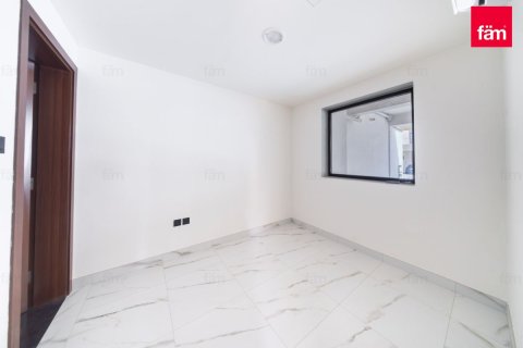 4 bedrooms Villa in Dubai, UAE No. 145310 13