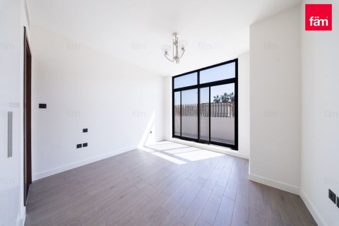 4 bedrooms Villa in Dubai, UAE No. 145310 9