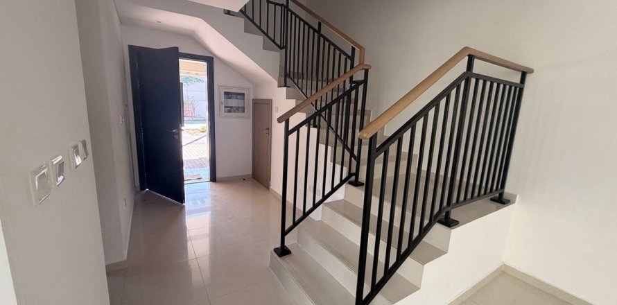 Таунхаус с 3 спальнями в Дубай, ОАЭ №141504