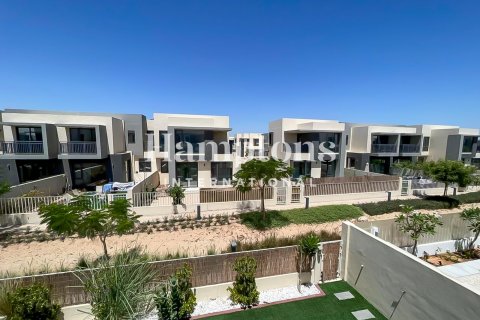 Townhouse de 3 dormitorios en Maple 3, UAE No. 152594 4
