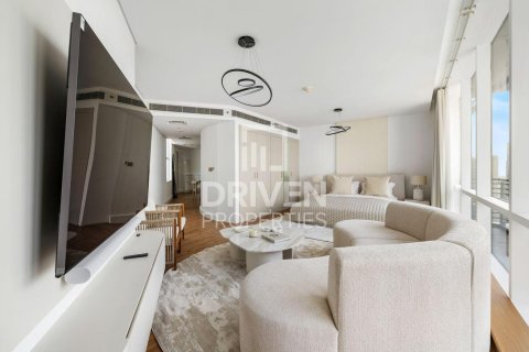 Studio Apartment in DIFC, UAE No. 193384 3