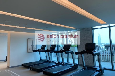 Квартира с 2 спальнями в EMAAR Beachfront, ОАЭ №132585 16