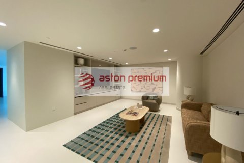 Квартира с 2 спальнями в EMAAR Beachfront, ОАЭ №132585 17