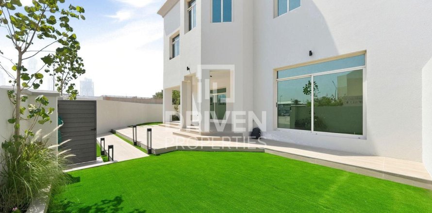 4 bedrooms Villa in Jumeirah 3, UAE No. 193364
