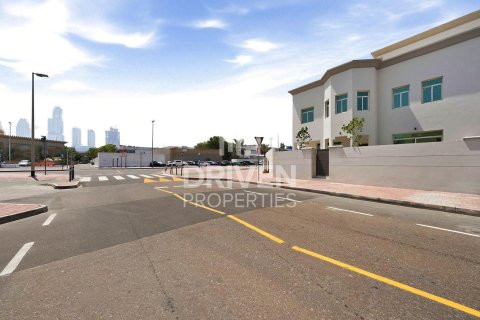4 bedrooms Villa in Jumeirah 3, UAE No. 193364 12