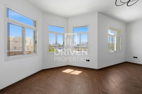 4 bedrooms Villa in Jumeirah 3, UAE No. 193364 13