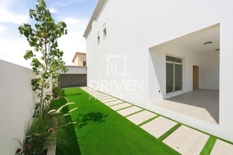 4 bedrooms Villa in Jumeirah 3, UAE No. 193364 9