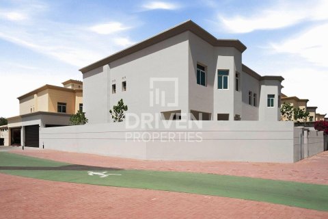 4 bedrooms Villa in Jumeirah 3, UAE No. 193364 8