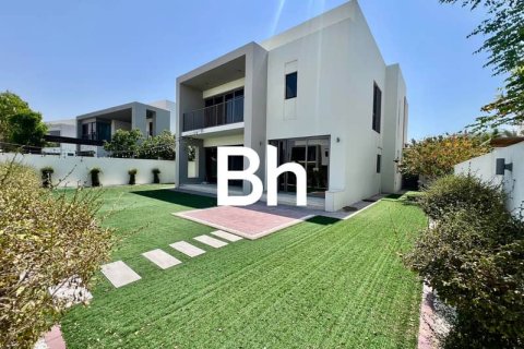 Villa de 5 dormitorios  No. 114435 2