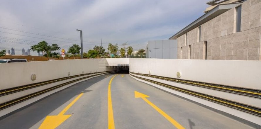 Apartment de 4 dormitorios en District One, UAE No. 143255