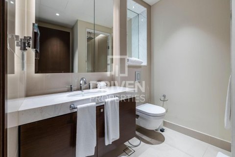 Квартира с 2 спальнями в The Address Residence Fountain Views, ОАЭ №193075 8