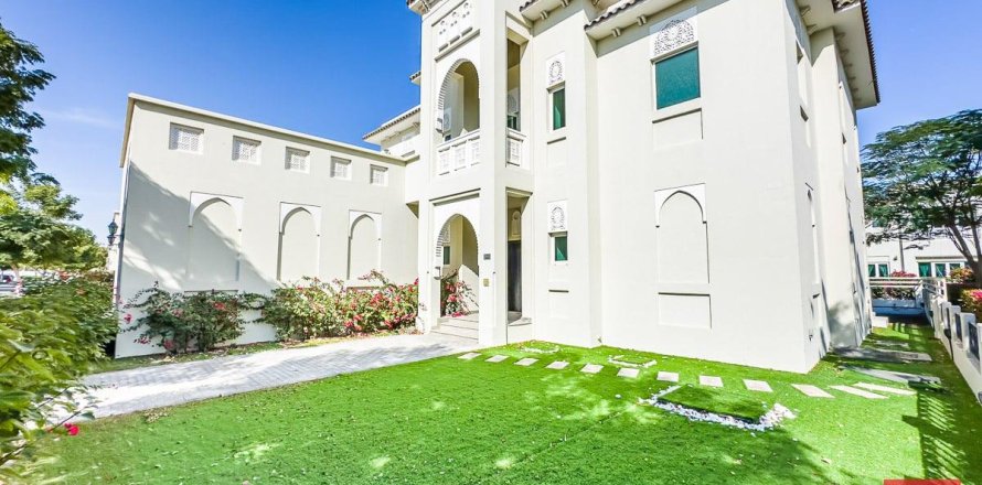 Вилла с 4 спальнями №108401