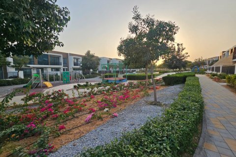 3 bedrooms Townhouse  No. 123698 28