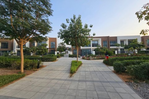 3 bedrooms Townhouse  No. 123698 3