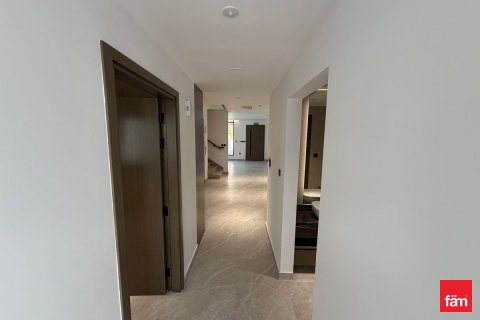 4 bedrooms Villa in Dubai, UAE No. 143628 8
