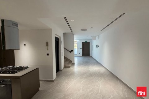 4 bedrooms Villa in Dubai, UAE No. 143628 12