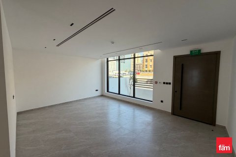 4 bedrooms Villa in Dubai, UAE No. 143628 16